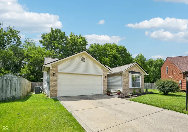 Homes for sale in Indianapolis, IN | 7216 Snider Ct, Indianapolis, IN 46221 | MLS# 22112421