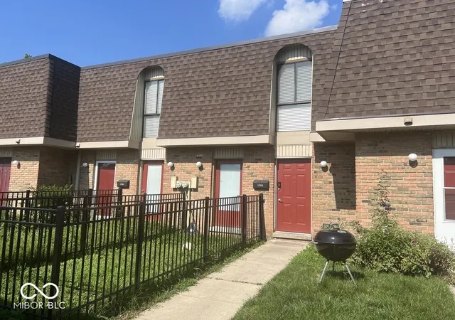 Photo 2 of Condo for sale at 1358 Tishman Ln #1358, Indianapolis, IN 46260 | MLS# 22112427 | Listing updated on 2026-08-31
