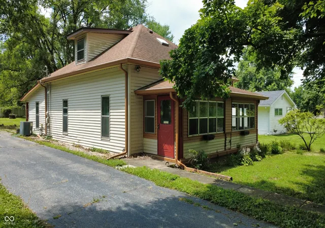 Homes for sale in Coatesville, IN | 5357 W County Road 450 Road S, Coatesville, IN 46121 | MLS# 22112430