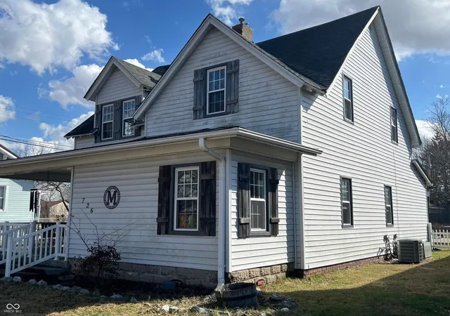Photo 1 of Single family home for sale at 726 Blackman St, Clinton, IN 47842 | MLS# 22112433 | Listing updated on 2026-09-04