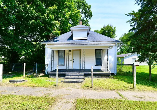 1st image of 2130 Plum St, Terre Haute, IN 47804 | MLS# 22112435