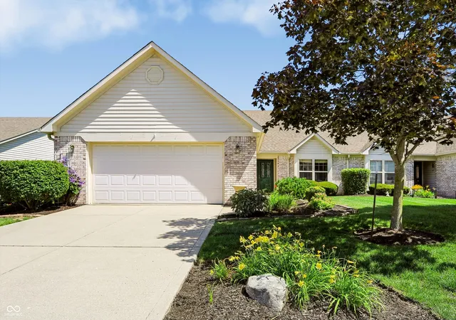 Homes for sale in Greenfield, IN | 1636 Fairfield Cir, Greenfield, IN 46140 | MLS# 22112446