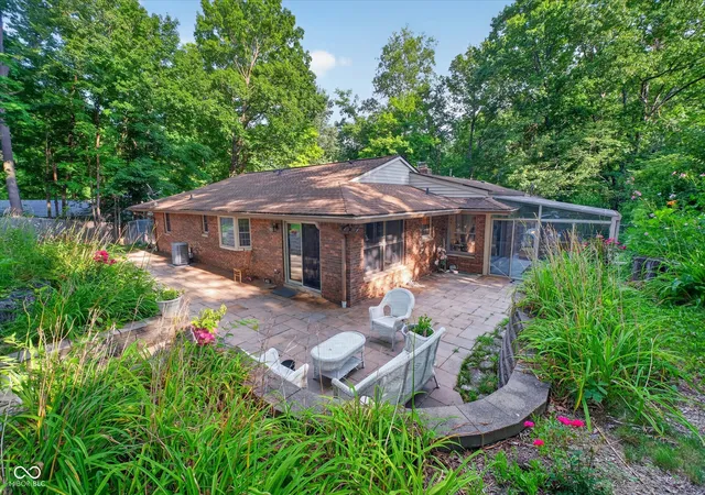 2nd image of 8942 Briarclift Rd, Indianapolis, IN 46256 | MLS# 22112456
