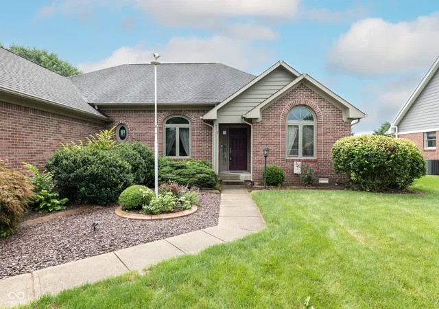 2nd image of 5325 Red Stone Ln, Greenwood, IN 46142 | MLS# 22112473