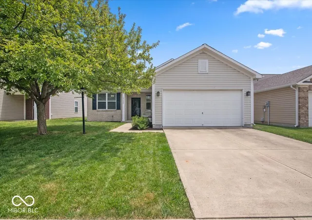 Homes for sale in Noblesville, IN | 19406 Prairie Crossing Dr, Noblesville, IN 46062 | MLS# 22112485