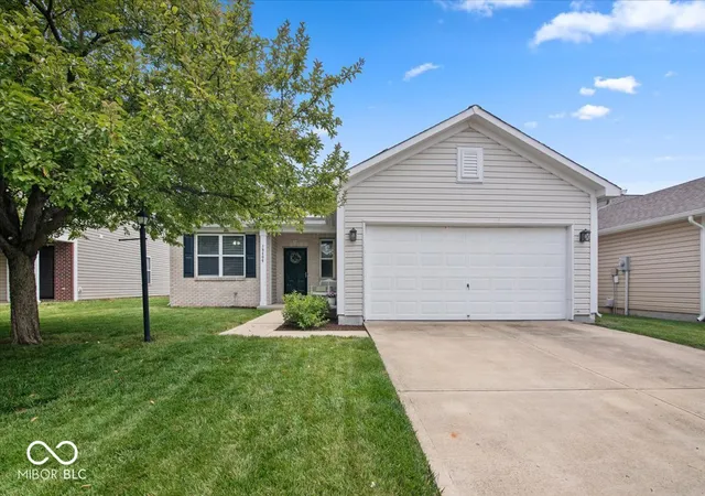 Homes for sale in Noblesville, IN | 19406 Prairie Crossing Dr, Noblesville, IN 46062 | MLS# 22112485