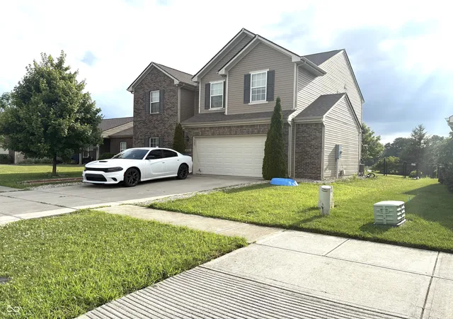 Photo 3 of Single family home for sale at 2702 Ashton Ln, Greenwood, IN 46143 | MLS# 22112492 | Listing updated on 2026-07-07