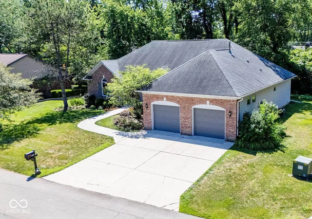 Photo 2 of Condo for sale at 5165 Hawks Point Rd, Indianapolis, IN 46226 | MLS# 22112514 | Listing updated on 2026-10-02