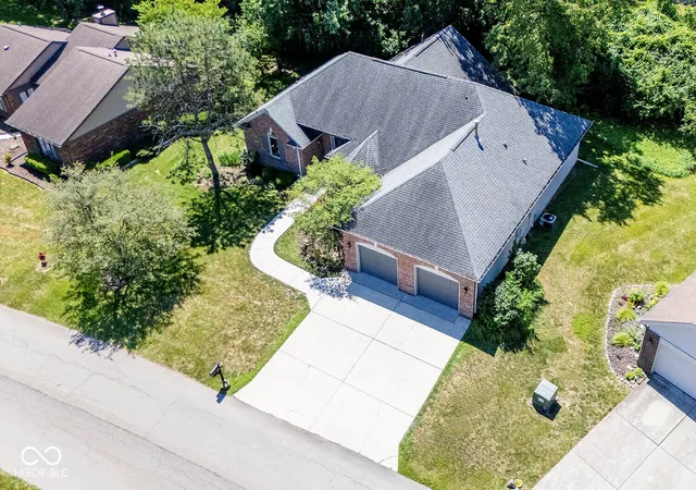 Photo 3 of Condo for sale at 5165 Hawks Point Rd, Indianapolis, IN 46226 | MLS# 22112514 | Listing updated on 2026-10-02