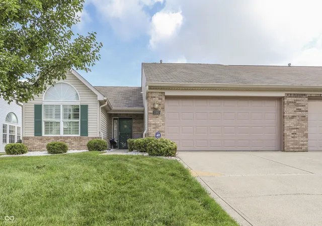 Homes for sale in Greenwood, IN | 1192 Vicksburg South Dr, Greenwood, IN 46143 | MLS# 22112520