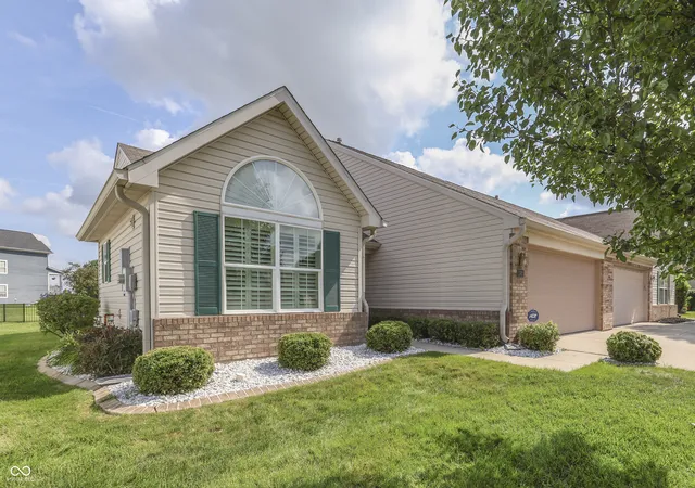 Homes for sale in Greenwood, IN | 1192 Vicksburg South Dr, Greenwood, IN 46143 | MLS# 22112520