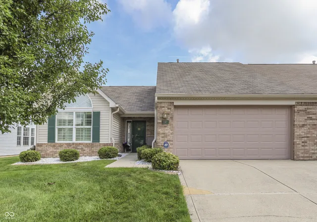 Homes for sale in Greenwood, IN | 1192 Vicksburg South Dr, Greenwood, IN 46143 | MLS# 22112520
