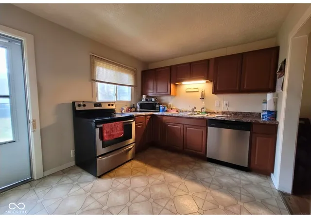 4th image of 2310 S Rogers St, Bloomington, IN 47403 | MLS# 22112524
