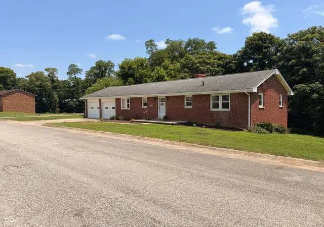 Homes for sale in Brownstown, IN | 201 S Water St, Brownstown, IN 47220 | MLS# 22112537
