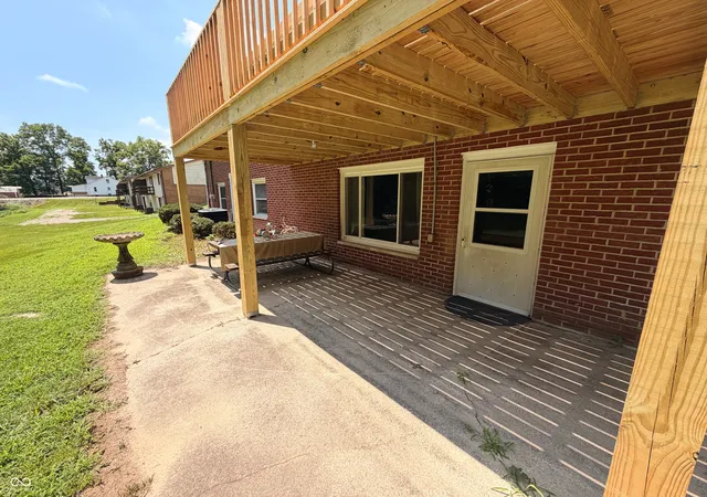 Homes for sale in Brownstown, IN | 201 S Water St, Brownstown, IN 47220 | MLS# 22112537