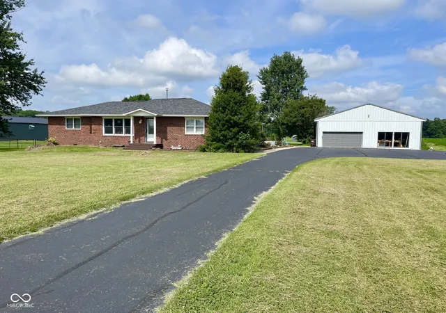 Homes for sale in North Vernon, IN | 3875 S County Road 155 W, North Vernon, IN 47265 | MLS# 22112546