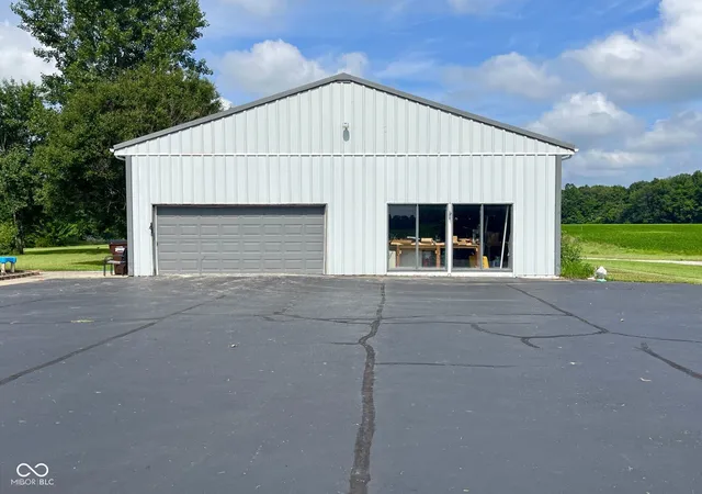 Homes for sale in North Vernon, IN | 3875 S County Road 155 W, North Vernon, IN 47265 | MLS# 22112546