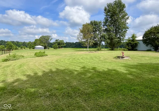 Homes for sale in North Vernon, IN | 3875 S County Road 155 W, North Vernon, IN 47265 | MLS# 22112546