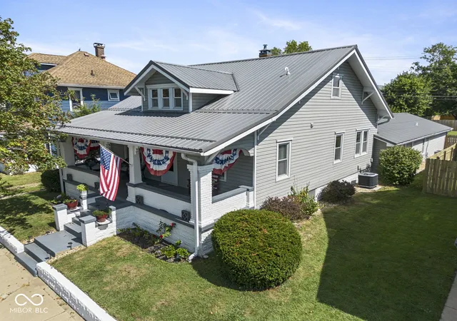 Photo 3 of Single family home for sale at 621 S Poplar St, Seymour, IN 47274 | MLS# 22112575 | Listing updated on 2026-09-22
