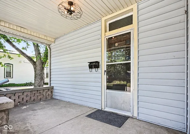 Homes for sale in Rochester, IN | 513 W 5Th St, Rochester, IN 46975 | MLS# 22112587