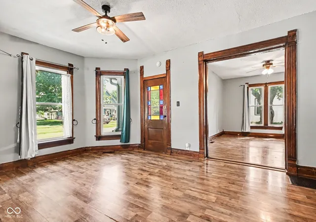 Homes for sale in Rochester, IN | 513 W 5Th St, Rochester, IN 46975 | MLS# 22112587