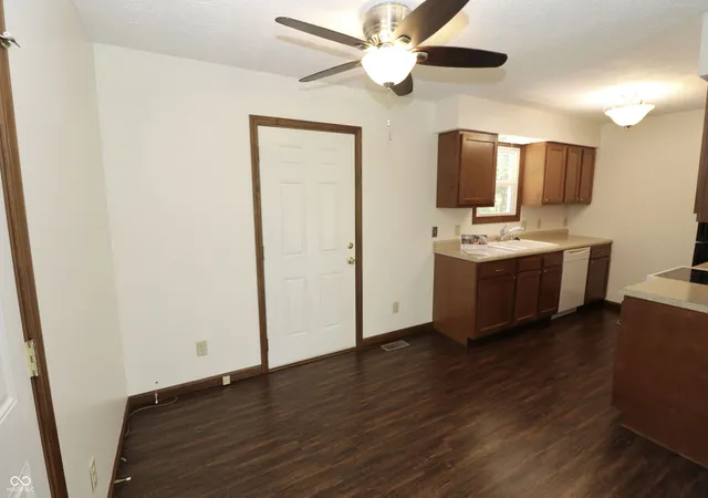4th image of 205 S Jackson St, Waveland, IN 47989 | MLS# 22112593