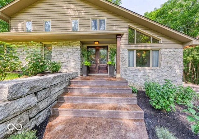 2nd image of 12 Mill Run Ct, Fishers, IN 46038 | MLS# 22112598