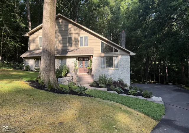 Photo 3 of Sale Pending at 12 Ml Run Ct, Fishers, IN 46038 | MLS# 22112598 | Listing updated on 2026-09-28