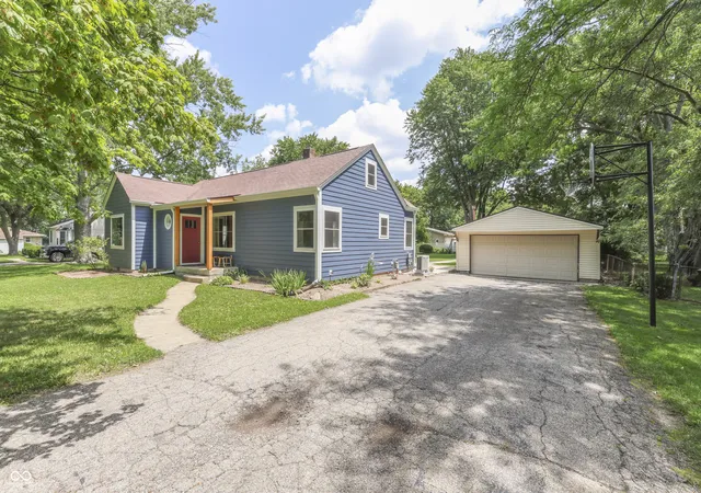 Photo 3 of Single family home for sale at 1005 N Center Dr, Indianapolis, IN 46224 | MLS# 22112600 | Listing updated on 2026-08-27