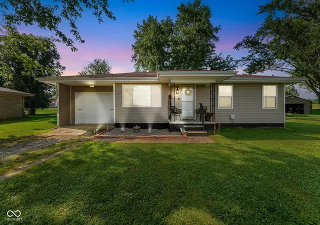 Homes for sale in Seymour, IN | 5080 E Us Hwy 50, Seymour, IN 47274 | MLS# 22112621