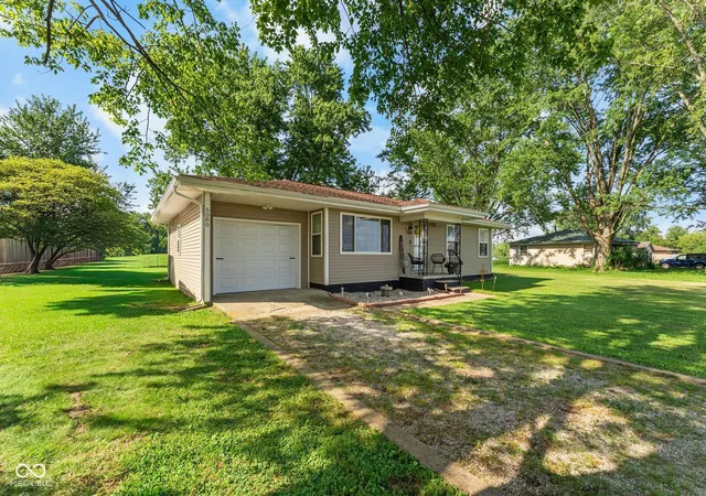 Homes for sale in Seymour, IN | 5080 E Us Hwy 50, Seymour, IN 47274 | MLS# 22112621