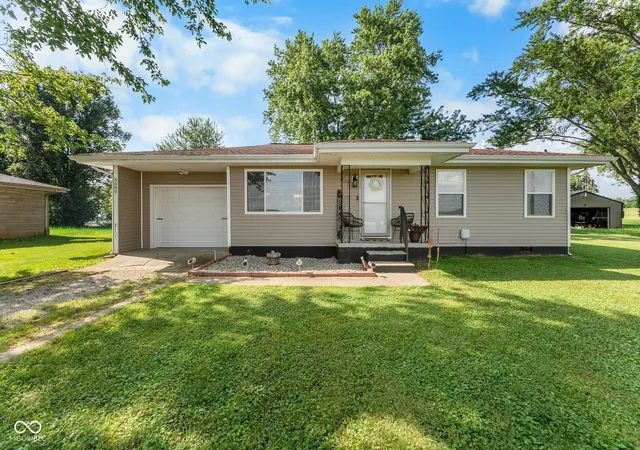 Photo 4 of Sale Pending at 5080 E US Hwy 50, Seymour, IN 47274 | MLS# 22112621 | Listing updated on 2026-09-23