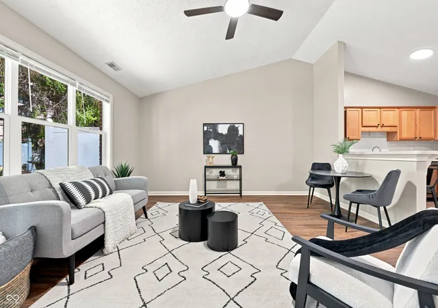 Photo 4 of Condo for sale at 3924 Gray Pond Ct, Indianapolis, IN 46237 | MLS# 22112626 | Listing updated on 2026-08-21