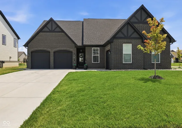 1st image of 5577 Volanti Wy, Greenwood, IN 46143 | MLS# 22112628