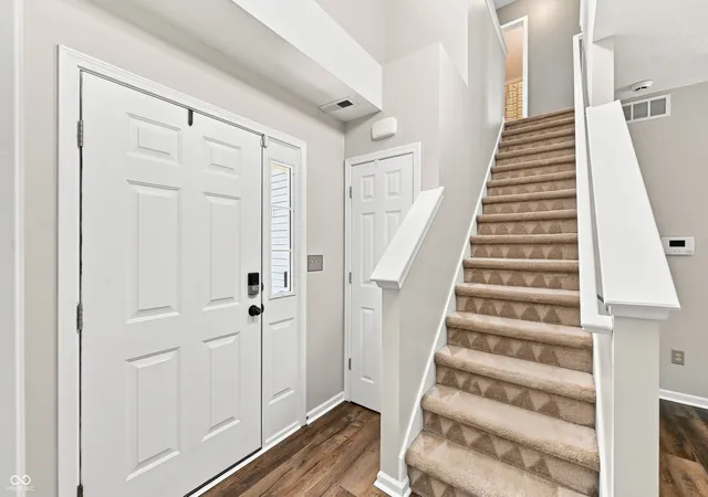 2nd image of 6562 Clary Circle Dr, Greenwood, IN 46143 | MLS# 22112640