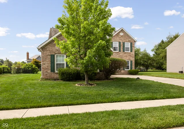 Photo 2 of Single Family Residence at 12661 Brookhaven Dr, Fishers, IN 46037 | MLS# 22112643 | | Sold on 2026-08-10