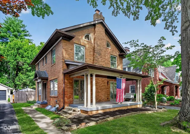 Homes for sale in Indianapolis, IN | 5548 Broadway St, Indianapolis, IN 46220 | MLS# 22112684