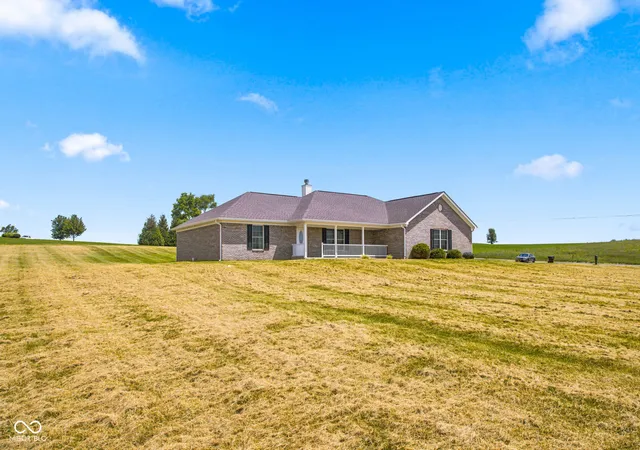 Homes for sale in Seymour, IN | 5854 E County Road 1000 N, Seymour, IN 47274 | MLS# 22112685