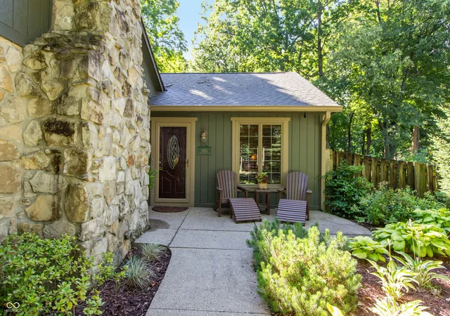 Photo 3 of Single family home for sale at 6553 Lana Ct E, New Palestine, IN 46163 | MLS# 22112692 | Listing updated on 2026-09-21