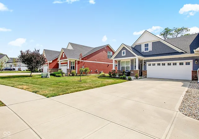 2nd image of 825 Stone Trace Ct, Avon, IN 46123 | MLS# 22112700
