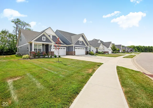 3rd image of 825 Stone Trace Ct, Avon, IN 46123 | MLS# 22112700