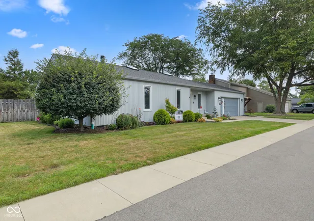 4th image of 1050 Rocky Ford Rd, Columbus, IN 47203 | MLS# 22112708