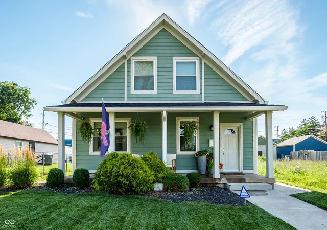 Photo 1 of Single family home for sale at 2015 Columbia Ave, Indianapolis, IN 46202 | MLS# 22112713 | Listing updated on 2026-09-25