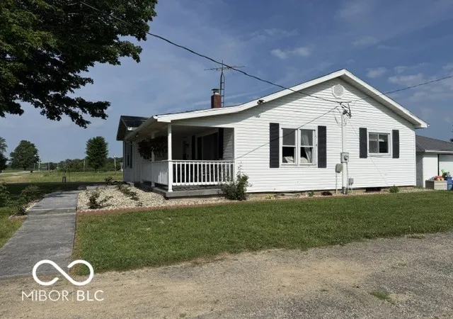 Homes for sale in New Castle, IN | 520 W County Road 400 S, New Castle, IN 47362 | MLS# 22112738