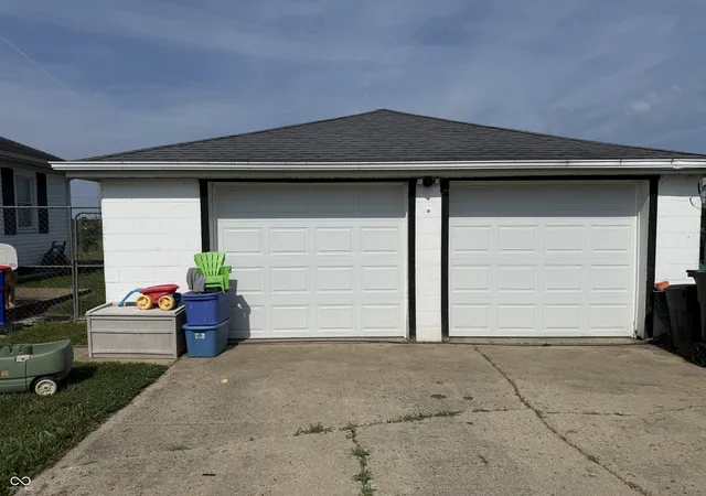 Homes for sale in New Castle, IN | 520 W County Road 400 S, New Castle, IN 47362 | MLS# 22112738