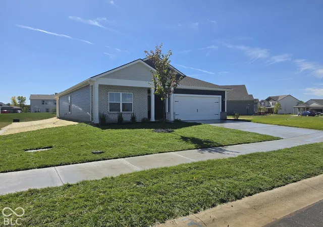Photo 2 of Single family home for sale at 925 Angilee Way, Lebanon, IN 46052 | MLS# 22112770 | Listing updated on 2026-09-28