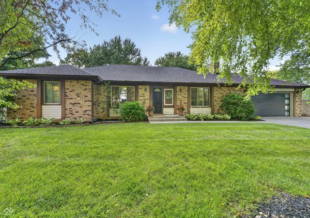 2nd image of 3986 Creekwood Dr, Greenwood, IN 46142 | MLS# 22112783