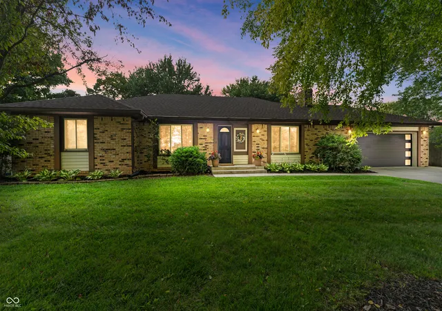 3rd image of 3986 Creekwood Dr, Greenwood, IN 46142 | MLS# 22112783