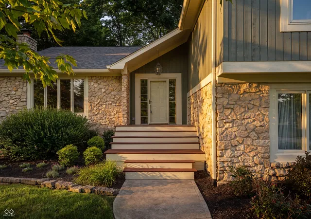 3rd image of 15229 Shoreway East Ct, Carmel, IN 46032 | MLS# 22112784