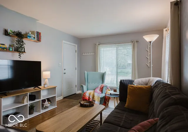 2nd image of 5155 Evanston Ave, Indianapolis, IN 46205 | MLS# 22112788